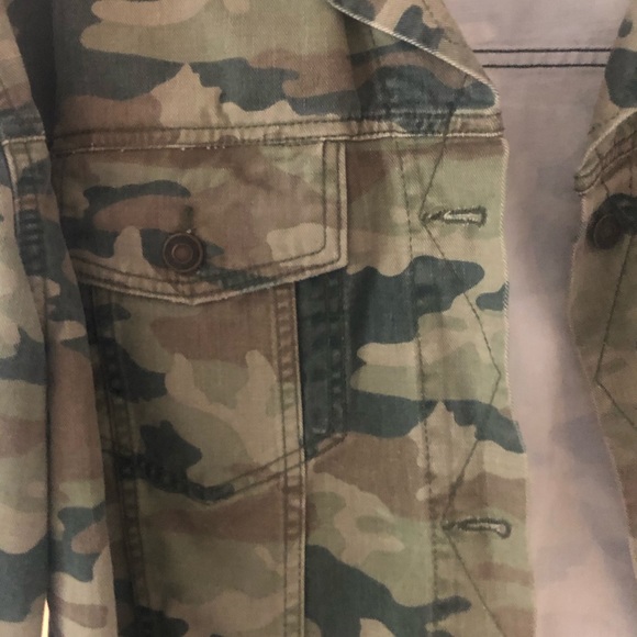 Short distressed camo jacket - Picture 6 of 7